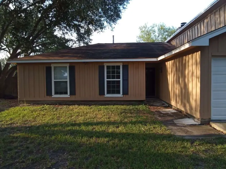2410 Daffodil Street, Highlands, TX 77562 - Image #2