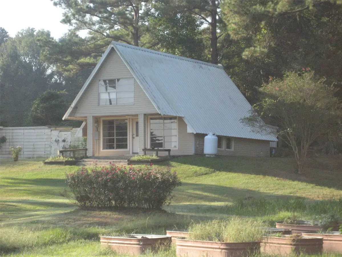 112 Hilltop Drive, Grapeland, TX 75844 - Image #1