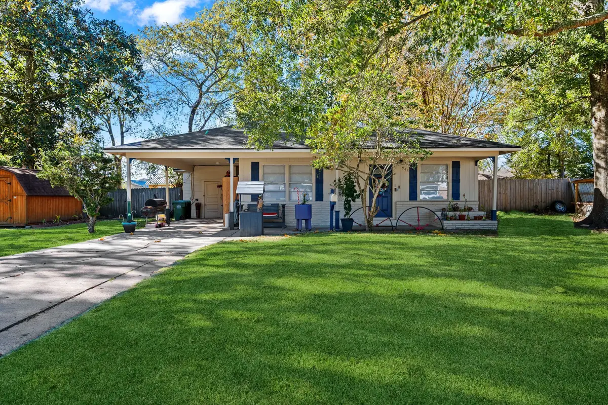 945 N Travis Street, Liberty, TX 77575 - #1