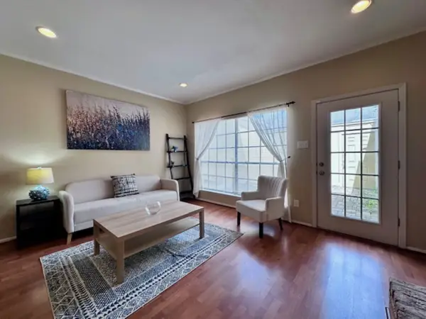 2228 S Piney Point Rd #109, Houston, TX 77063