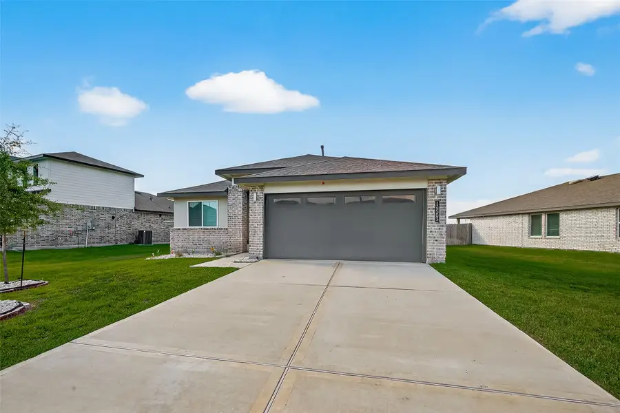 14503 Sweet Water Drive, Baytown, TX 77523 - Image #3