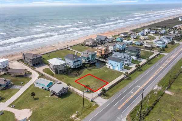 14 Blue Heron Circle, Jamaica Beach, TX 77554