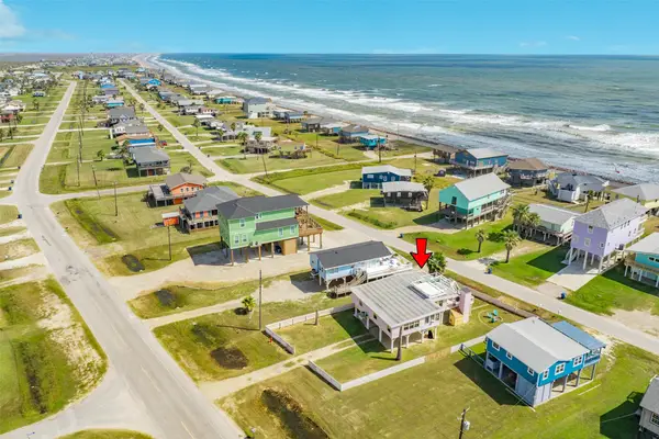 922 Seashell Drive, Freeport, TX 77541
