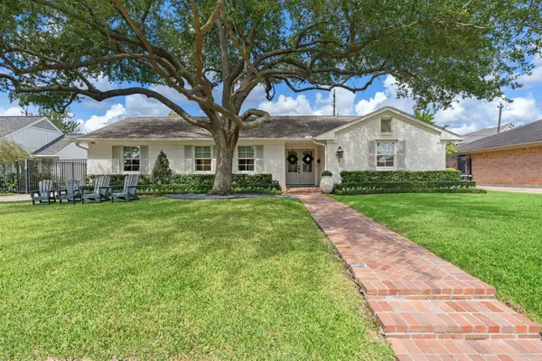 6248 Burgoyne Road, Houston, TX 77057
