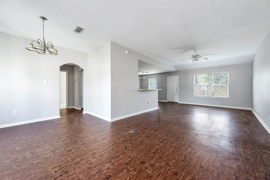 220 Kellyn Court, Conroe, TX 77306 - Image #2