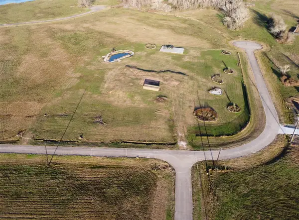 225 Cripple Creek Lane, Angleton, TX 77515