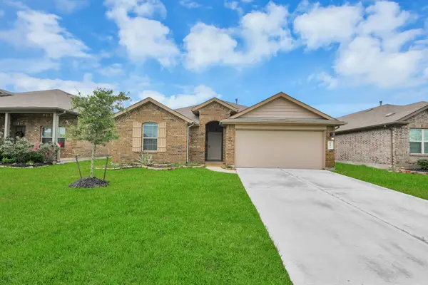 8302 Rose Petals Lane, Rosharon, TX 77583