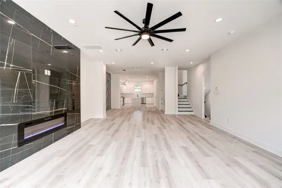 4551 Creekmont Drive, Houston, TX 77091 - Image #3