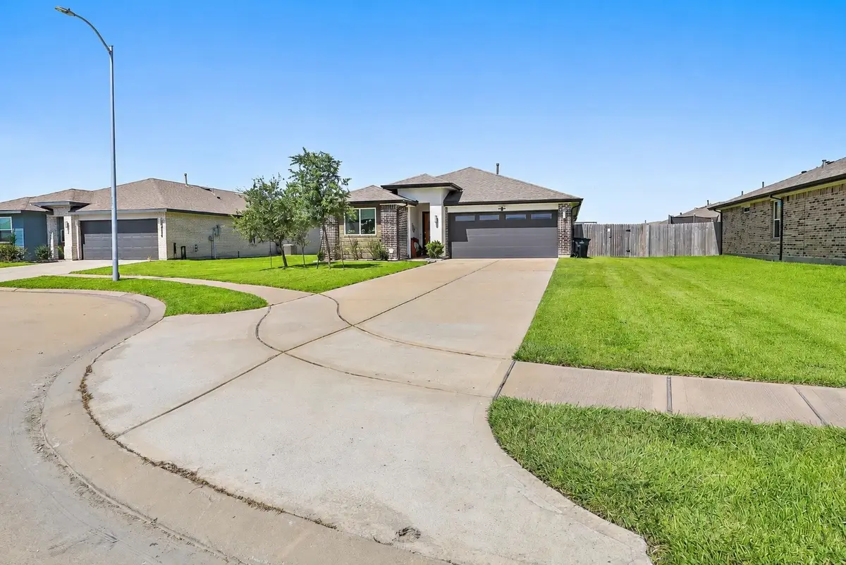 407 Turtle Oak Lane, Baytown, TX 77523 - #1