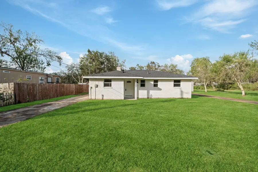 3042 County Road 510l, Brazoria, TX 77422 - Image #3