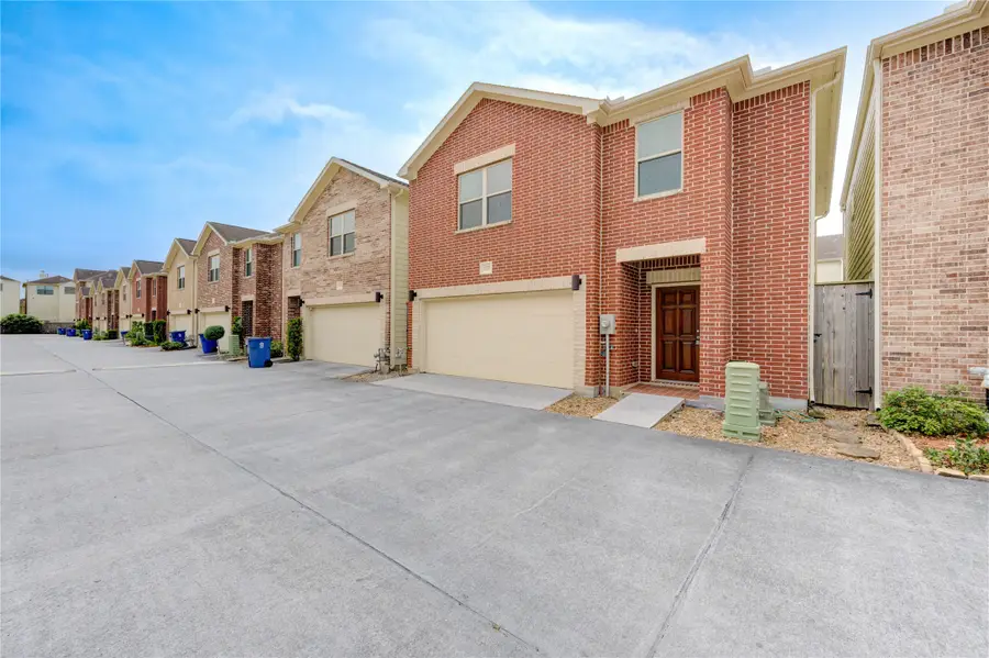 3721 Main Poplar Drive, Houston, TX 77025 - Image #3