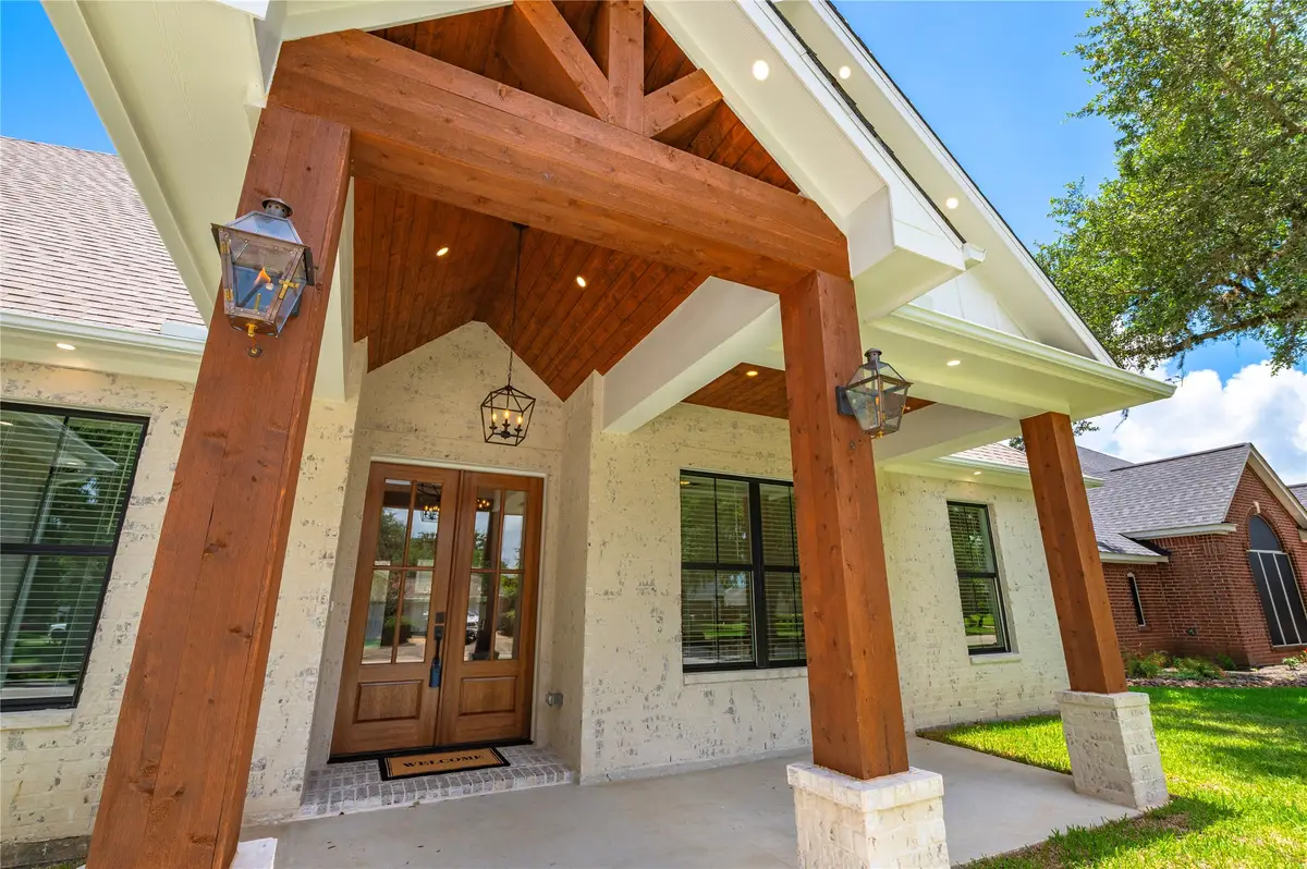 2263 Lakewood Drive, West Columbia, TX 77486 - #1