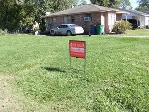 712 W Live Oak Street, Angleton, TX 77515 - Image #2