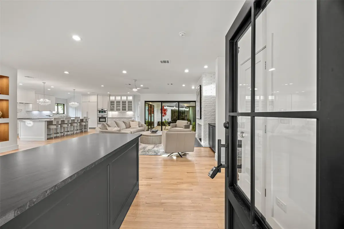 5658 Del Monte Drive, Houston, TX 77056 - Image #1