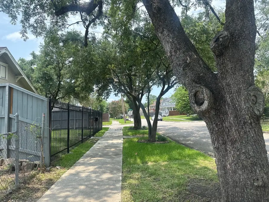 4706 Woodside Street, Houston, TX 77023 - #3
