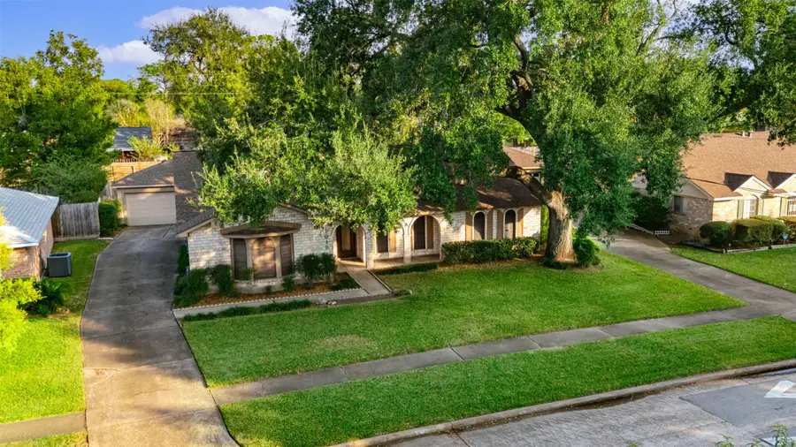 7015 Lacy Hill Drive, Houston, TX 77036 - Image #2