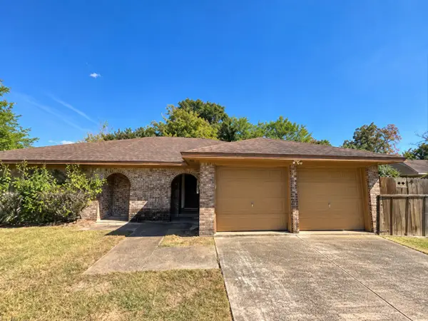 8610 Honeysuckle Street, Highlands, TX 77562