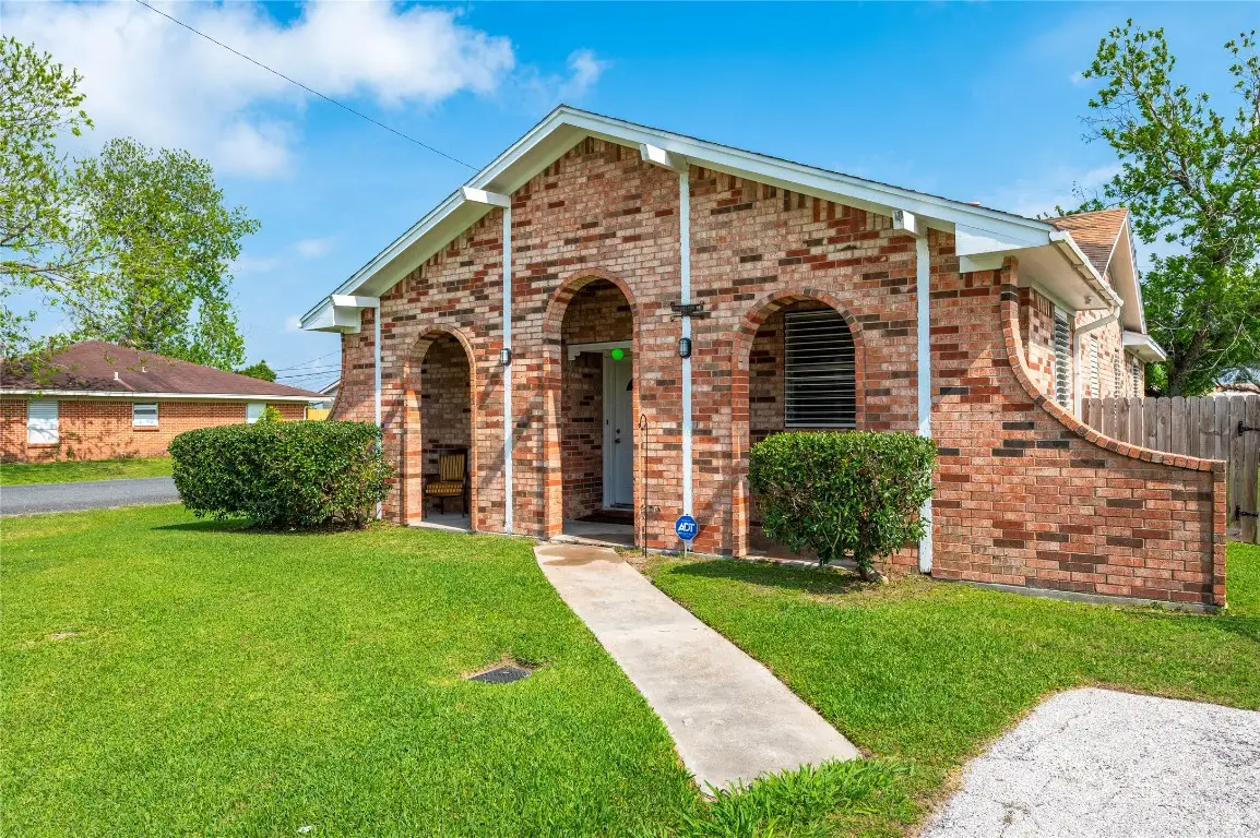 6918 Woodrow Street, Texas City, TX 77591 - #1