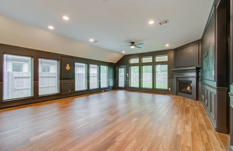 17107 Crimson Crest Drive, Conroe, TX 77302 - Image #2