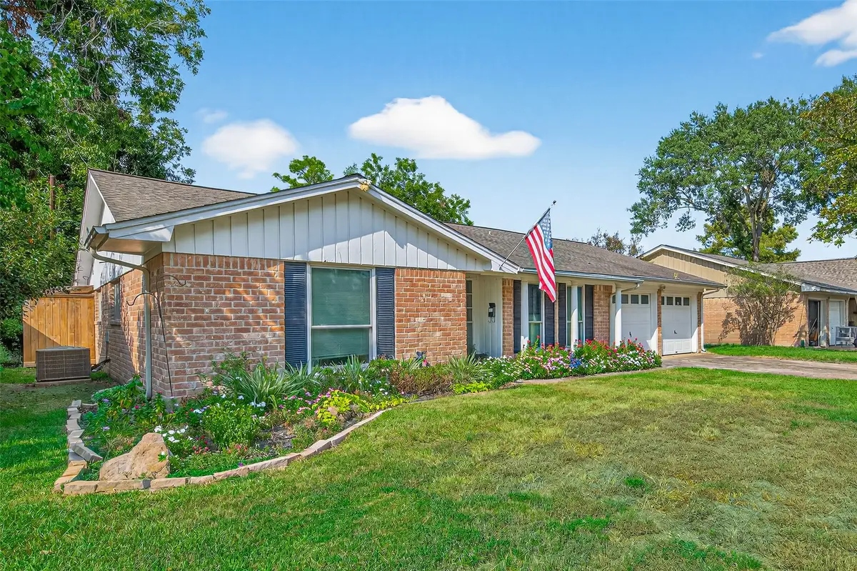 6926 Pine Grove Drive, Houston, TX 77092 - Image #1