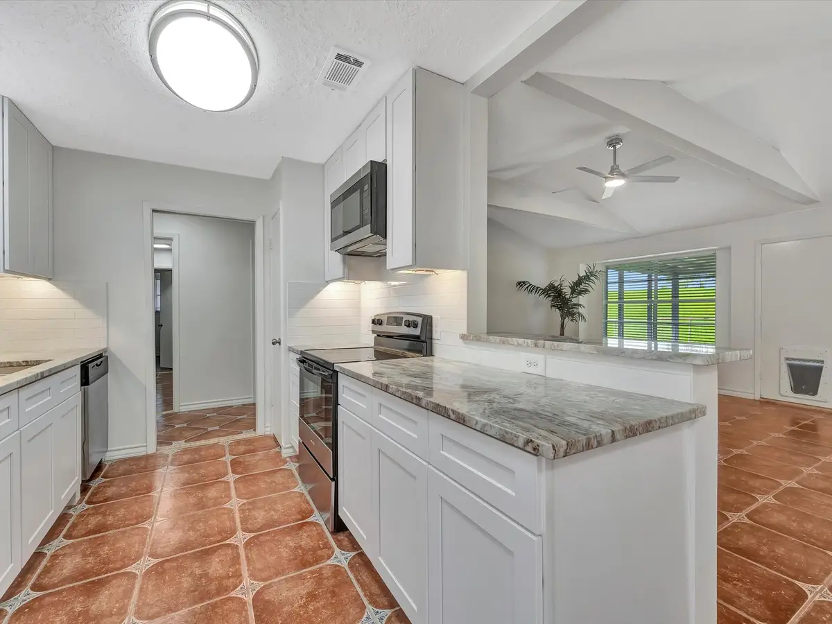 851 Seafoam Road, Houston, TX 77062 - Image #1