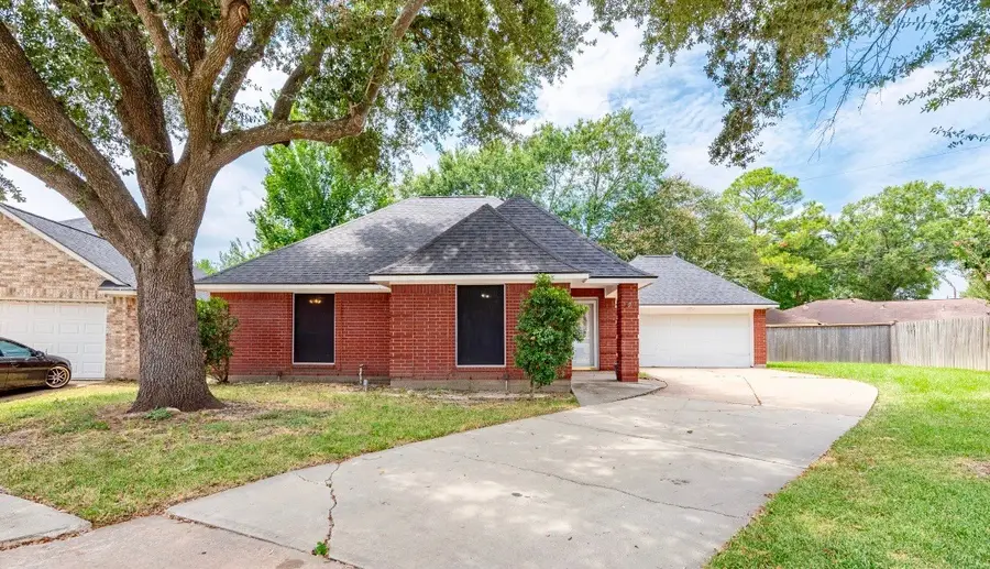 415 Kensington Court, Pasadena, TX 77502 - Image #2