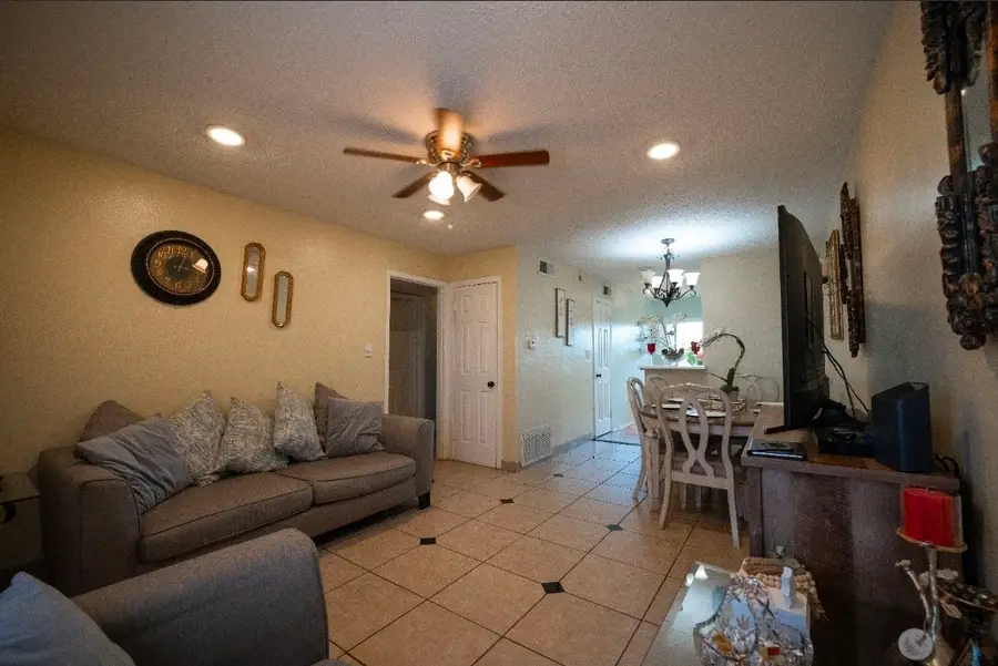 1220 Shadowdale Drive #8, Houston, TX 77043 - Image #2