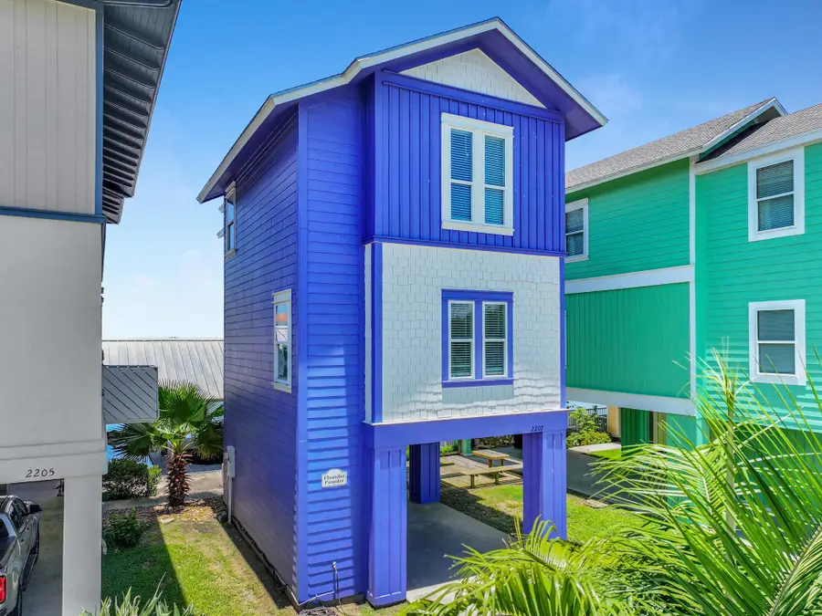 2207 Nelson Avenue, Port Bolivar, TX 77650 - #3