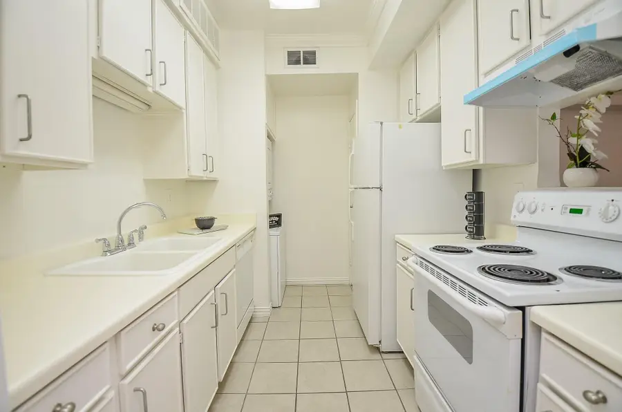 9707 Richmond Avenue #109, Houston, TX 77042 - #3