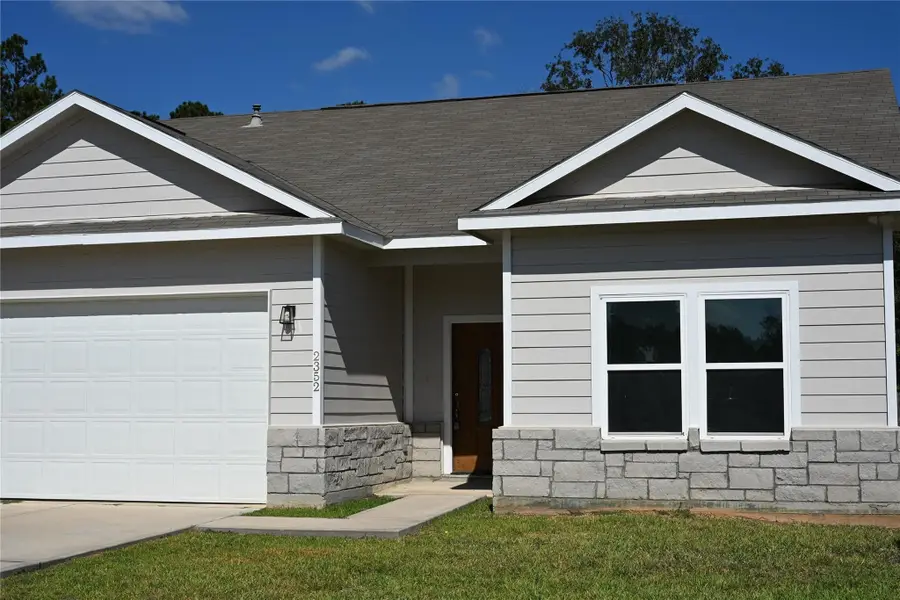 2352 Cedar Place Dr Drive, Conroe, TX 77306 - Image #2