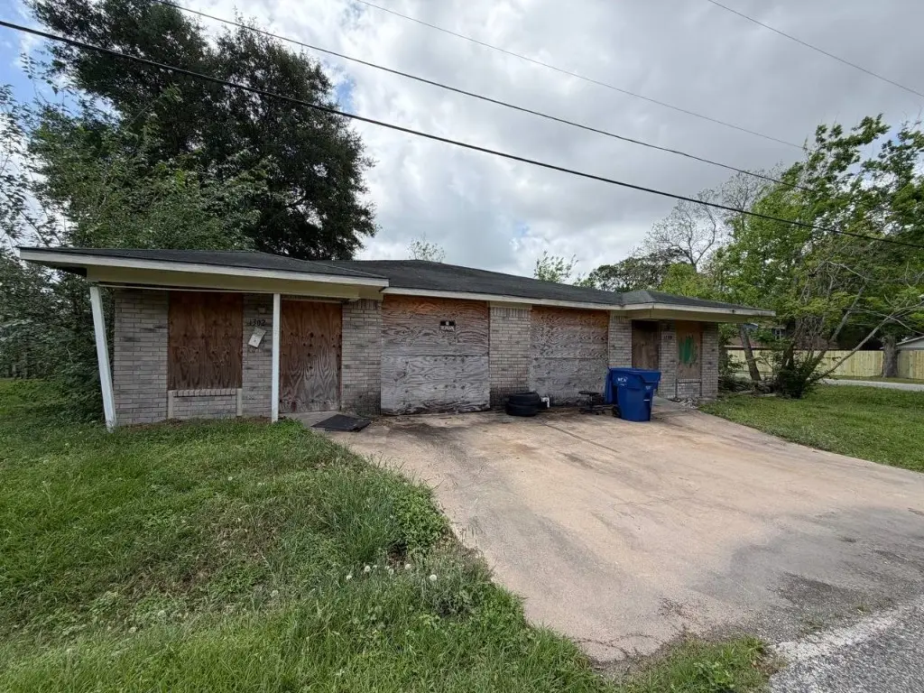 1300 Lois Street, Bay City, TX 77414 - #1