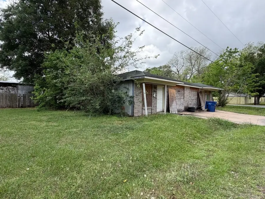 1300 Lois Street, Bay City, TX 77414 - #3