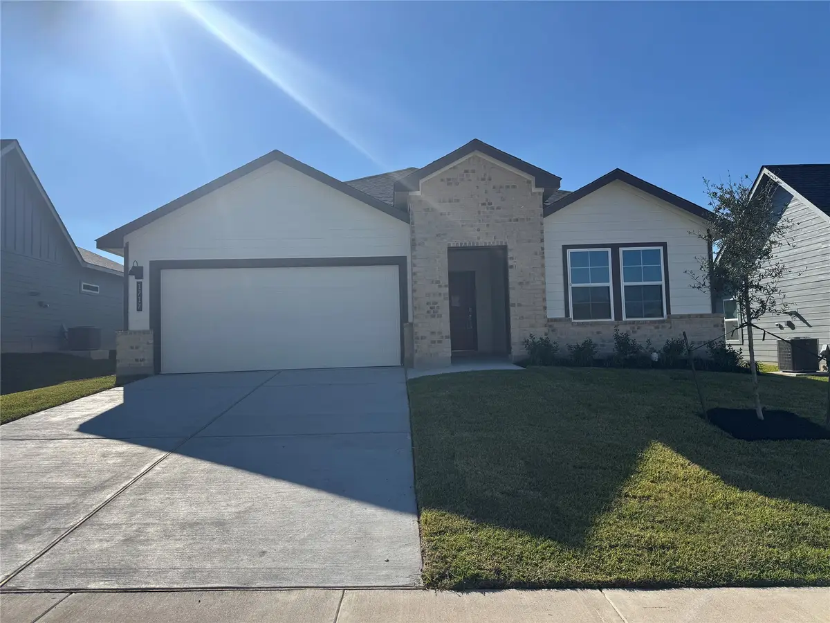 1717 Robinson Drive, Brenham, TX 77833 - Image #1