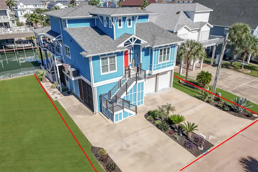 936 Long Reach Drive, Tiki Island, TX 77554 - Image #2