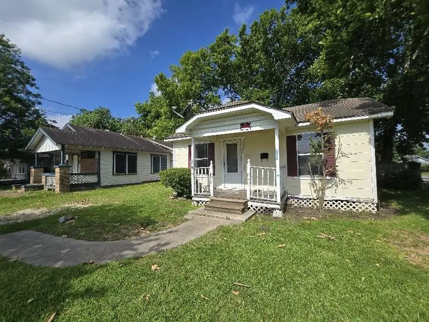 200 S Magnolia Street, Highlands, TX 77562 - #1