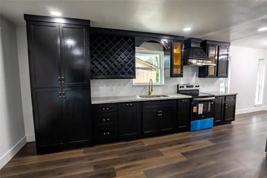 5446 Loch Lomond Drive, Houston, TX 77096 - #3