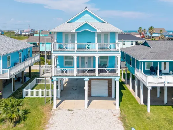 128 Mar Vista Court, Surfside Beach, TX 77541