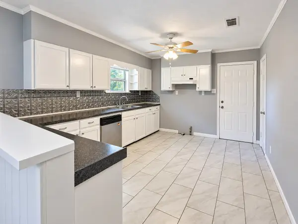 8767 Cloverdale Street, Beaumont, TX 77705