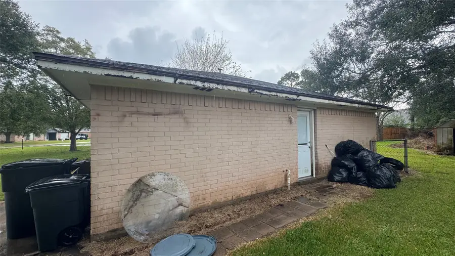 5438 Novak Court, Danbury, TX 77534 - Image #3