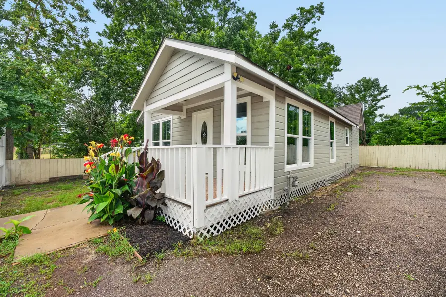 107 N 10th Street, Richmond, TX 77469 - #3