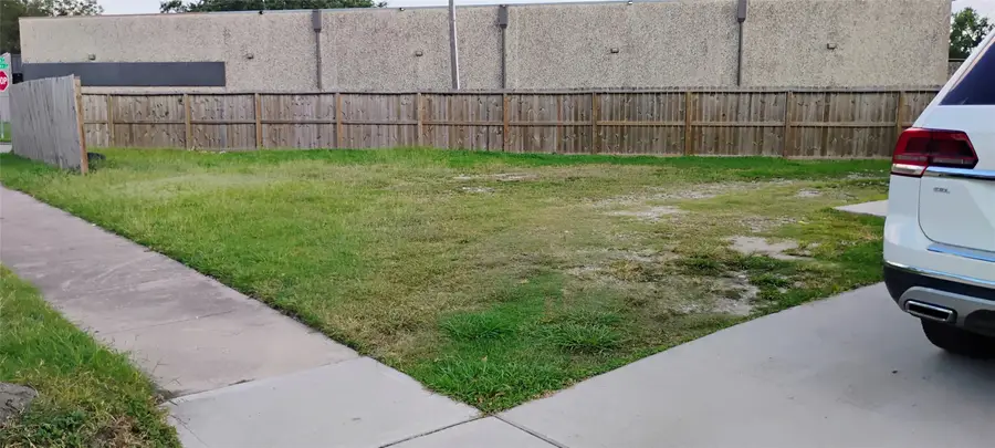 7318 Dahlia Street, Houston, TX 77012 - Image #3