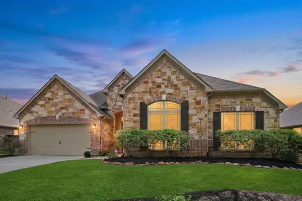 131 Hunter Hollow Drive, Montgomery, TX 77316