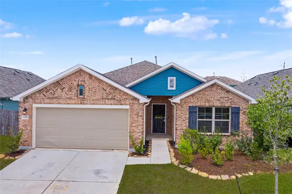 1206 Colt Canyon Drive, Alvin, TX 77511