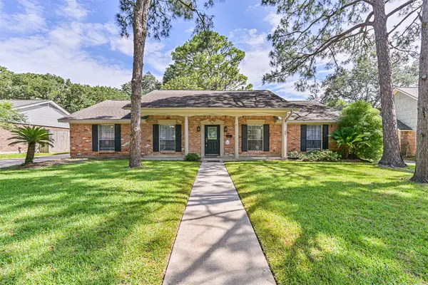 114 Wyndwood Drive, Seabrook, TX 77586