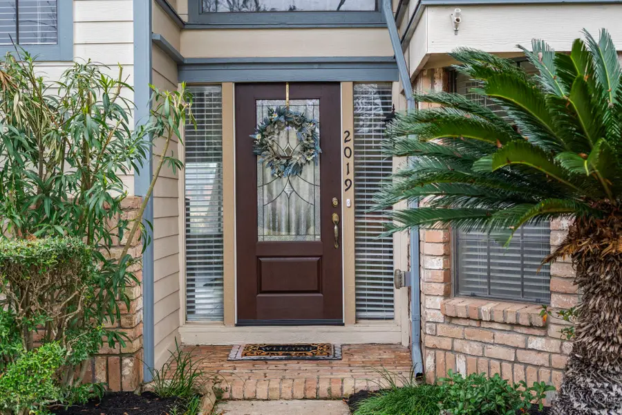 2019 Braesmeadow Lane, Sugar Land, TX 77479 - Image #2