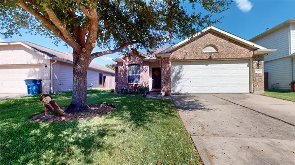 315 Crosby Village Drive, Crosby, TX 77532