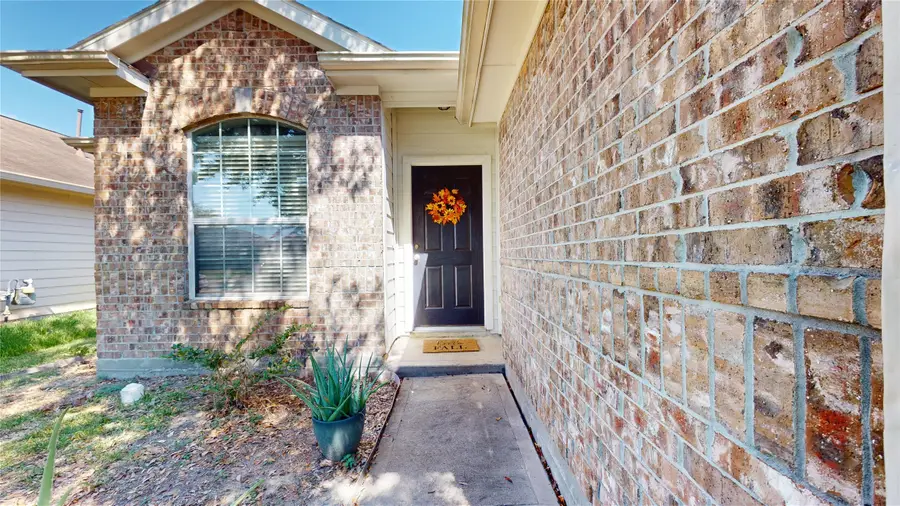 315 Crosby Village Drive, Crosby, TX 77532 - Image #2