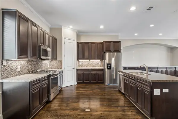 1105 E 27th Street #B, Houston, TX 77009