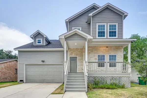 4927 E Ridge Creek Drive, Houston, TX 77053