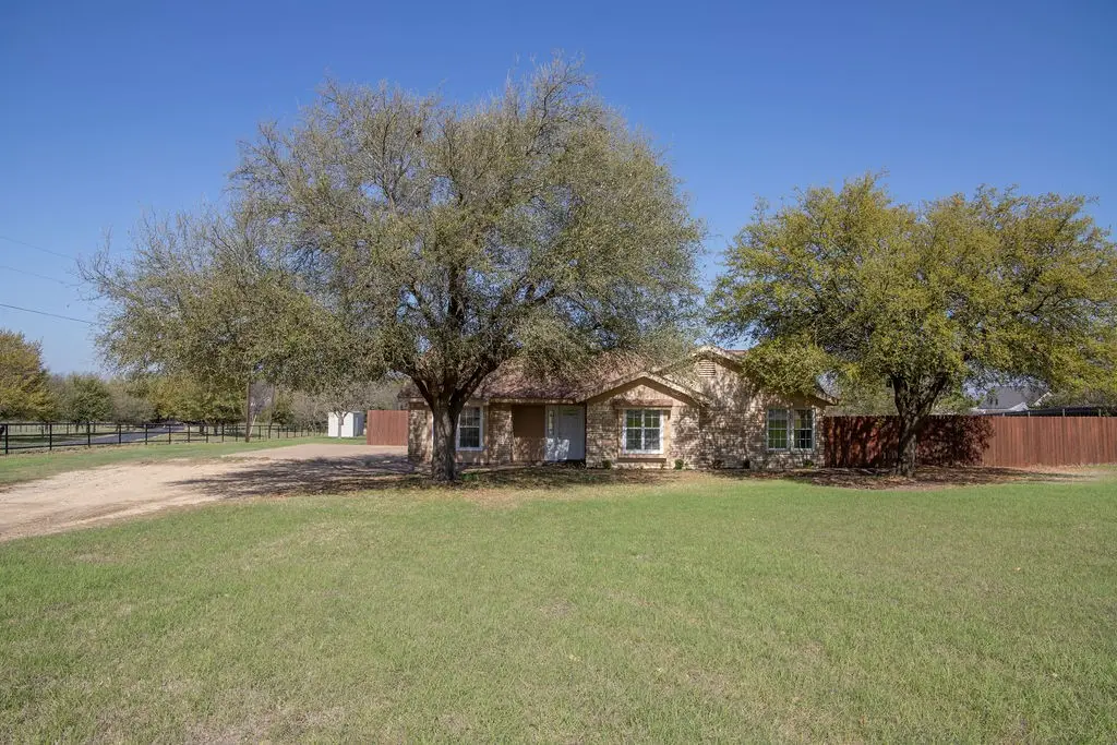 261 Rabbit Hill, Lorena, TX 76655 - #1